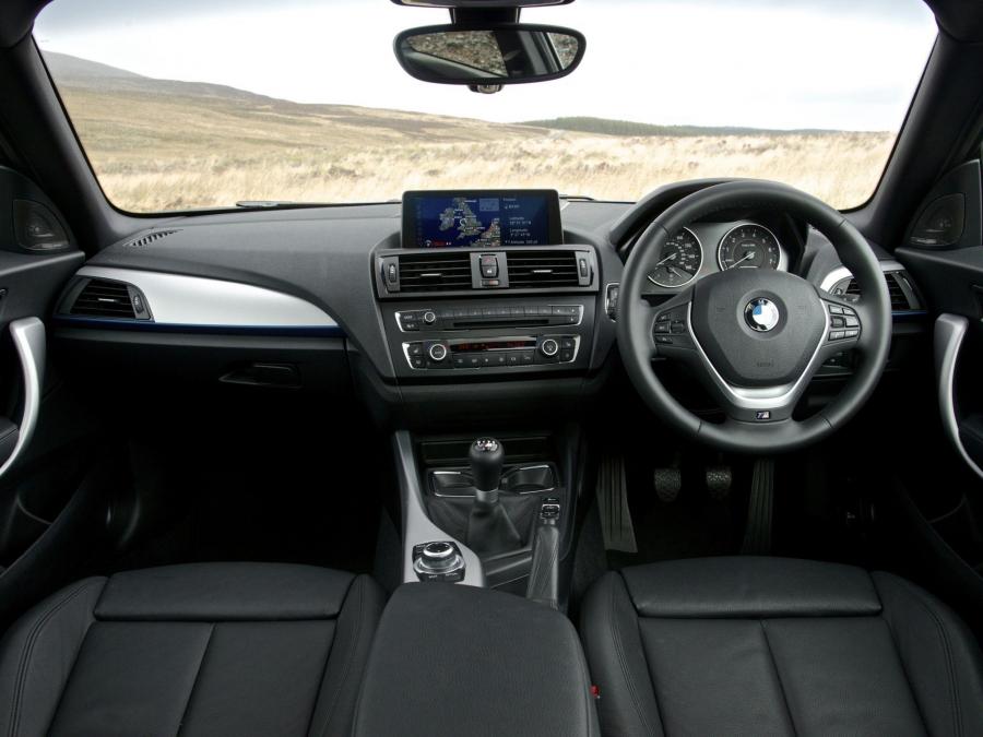  BMW M135i 3-Door 2012 года  (UK) (фото 9 из 11)